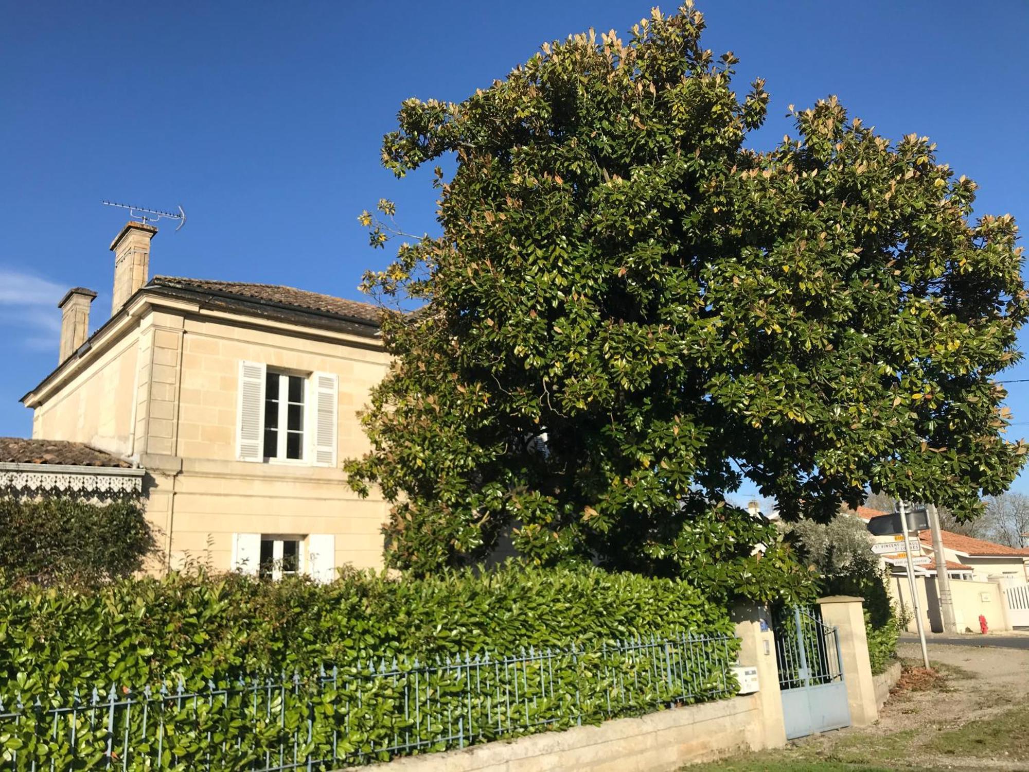 L'Entre Deux M Lägenhet Saint-Loubès Exteriör bild